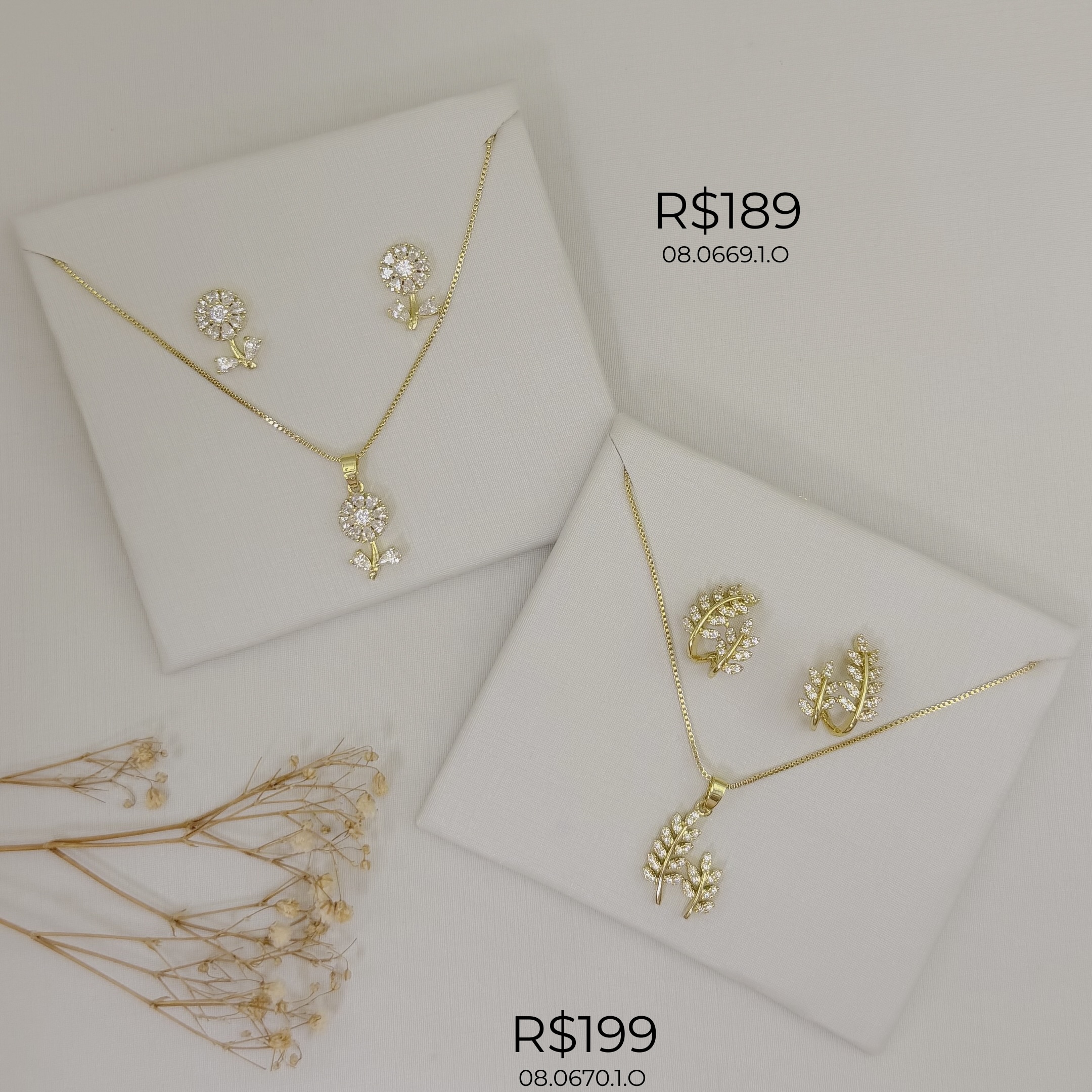 08.0669.1.O - (45) Conjunto de flor mini dalia cravejada em zircônias gotas