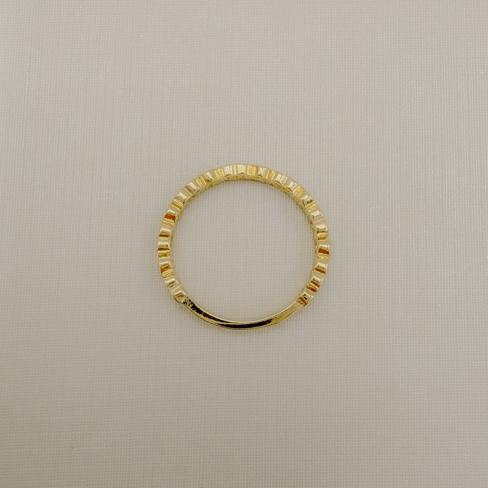 03.2587.0.O - (17) Anel estilo aparador em mini silhuetas de corações lisos