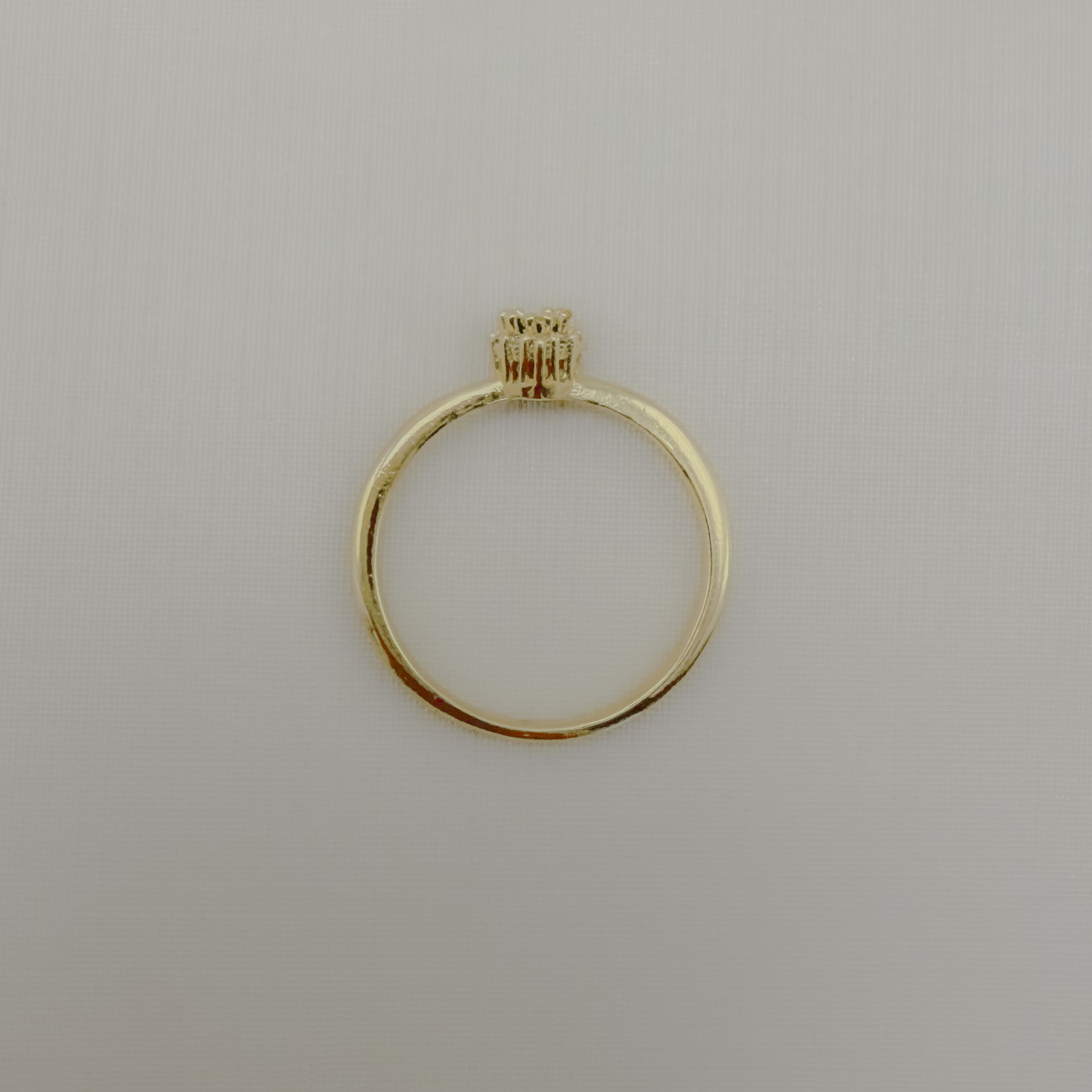 03.2618.9.O - (18) Anel solitario de mini coração com uma linha de aura em volta