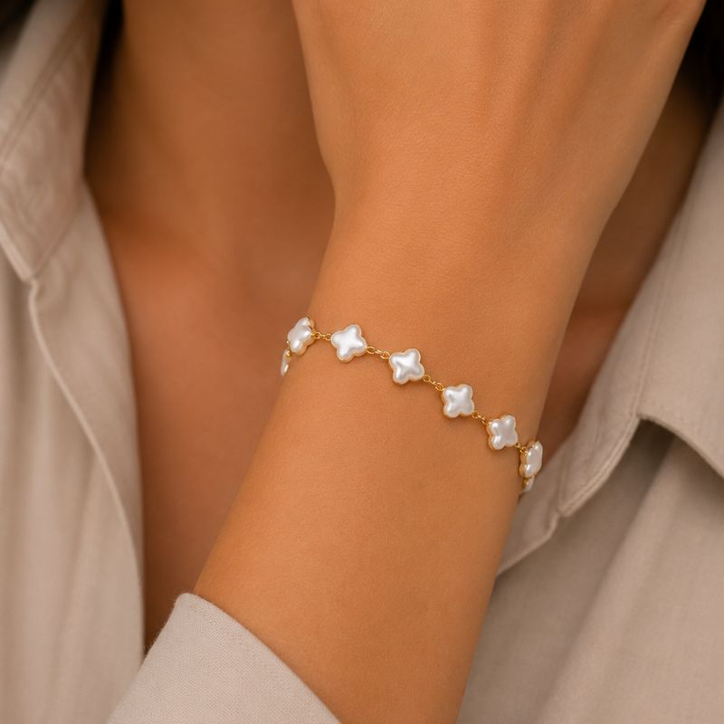 PULSEIRA TREVOS EM PÉROLAS