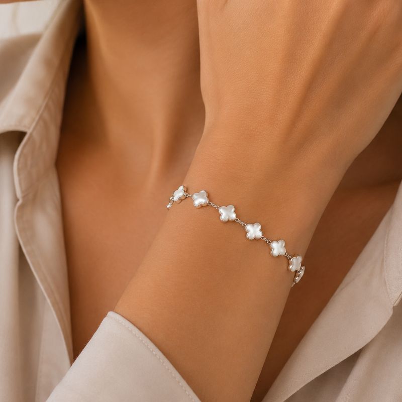 PULSEIRA TREVOS EM PÉROLAS