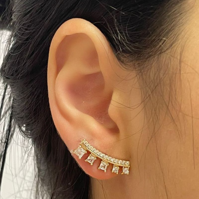 EAR CUFF ZIRCÔNIAS QUADRADAS
