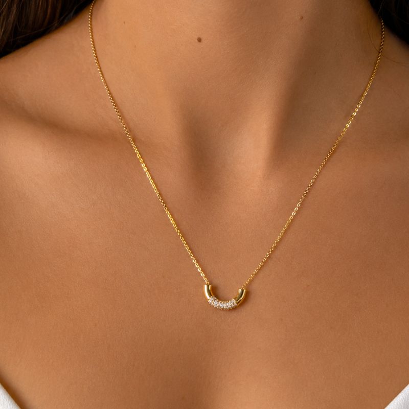 COLAR DETALHE EM U CRAVEJADO