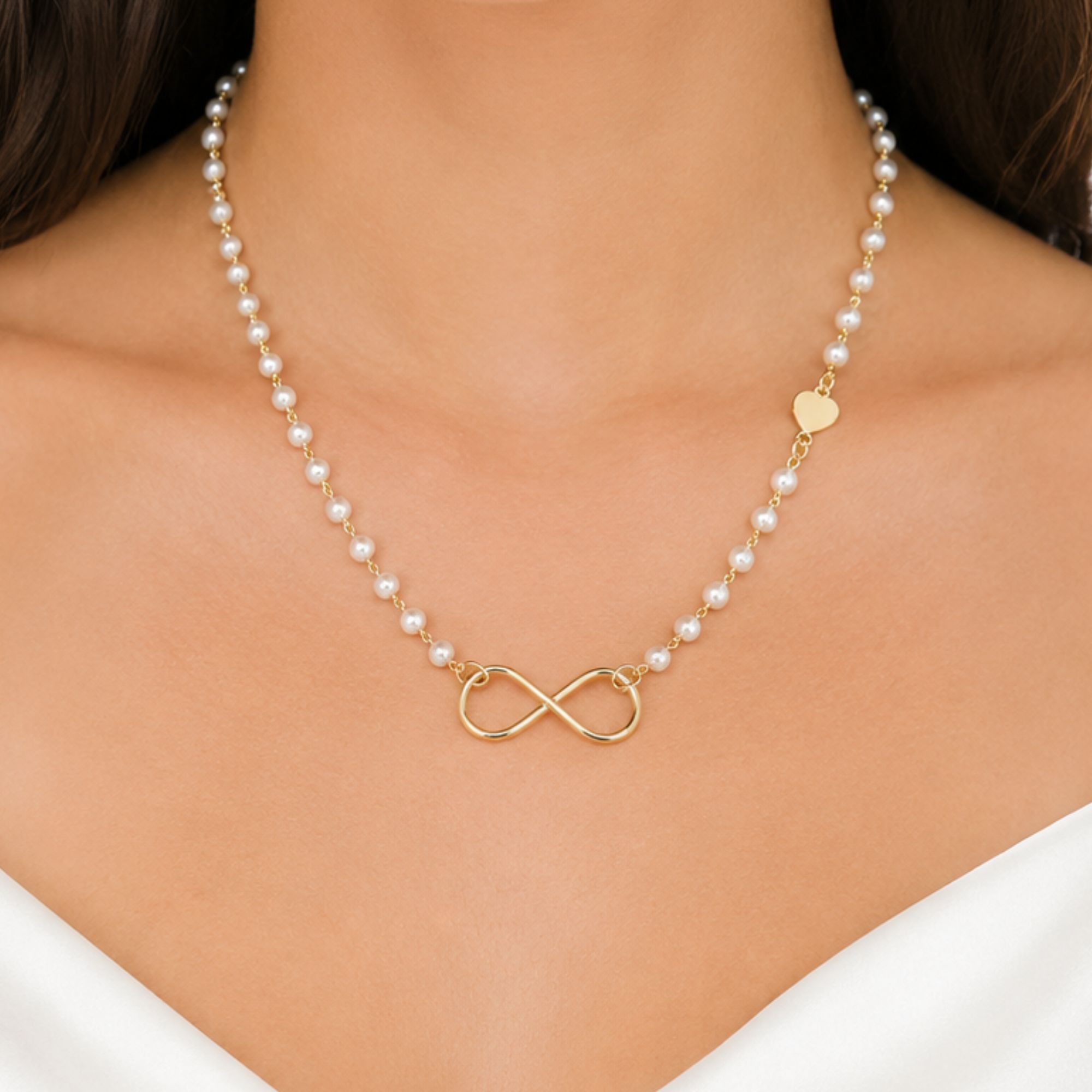 CHOKER PÉROLAS INFINITO E CORAÇÃO