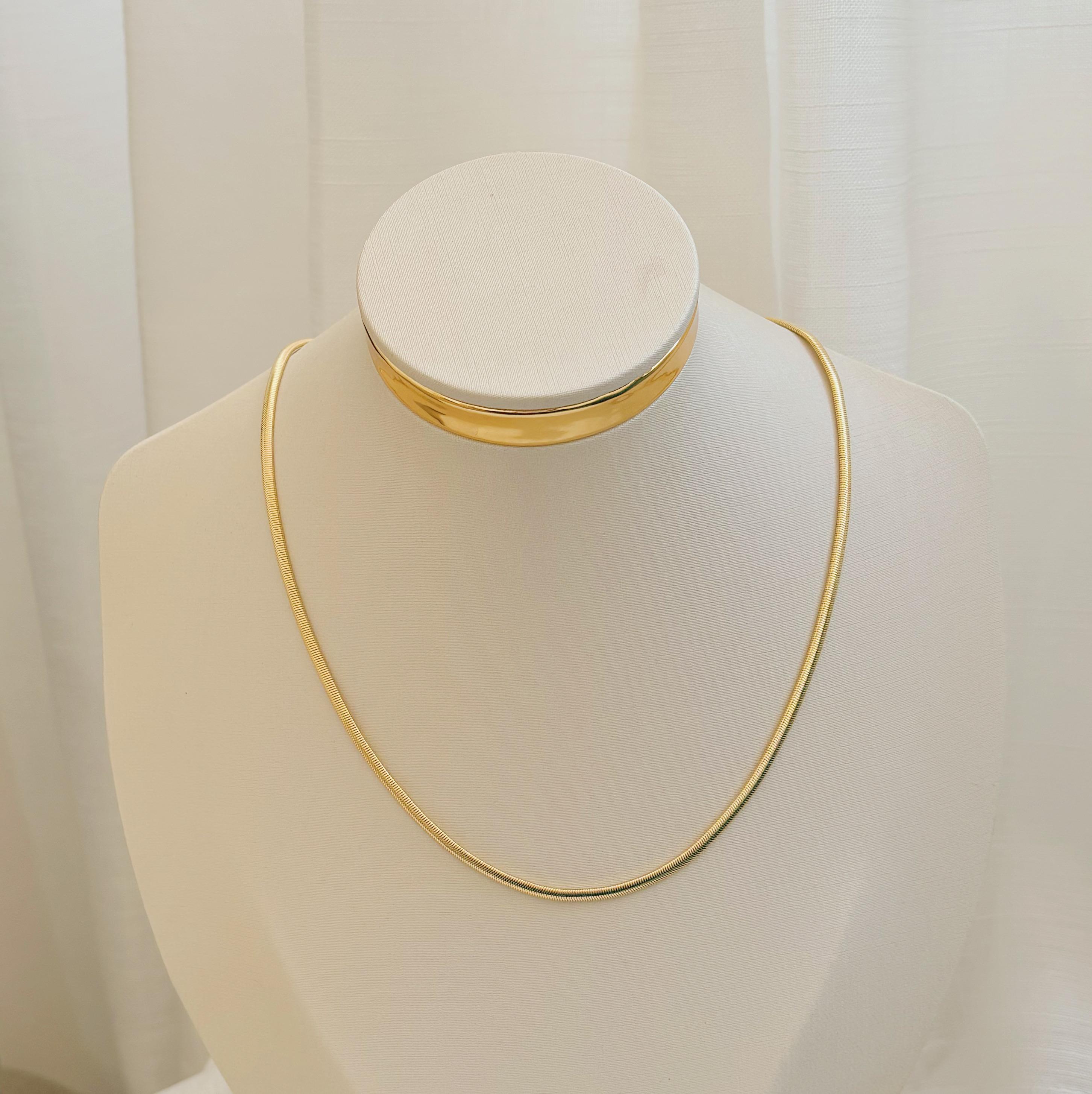 COLAR SNAKE COM 3MM DE ESPESSURA. 45CM DE COMPRIMENTO E 5CM DE REGULAGEM. BANHADO A OURO 18K.