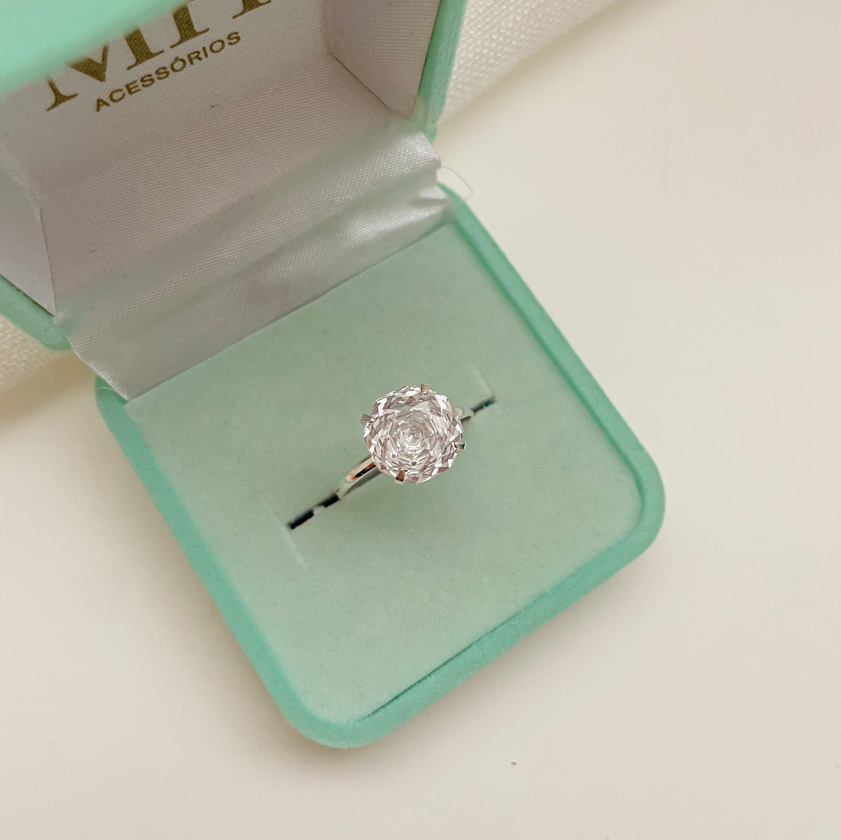 ANEL SOLITÁRIO ROSE CUT 10MM. EM PRATA 925.