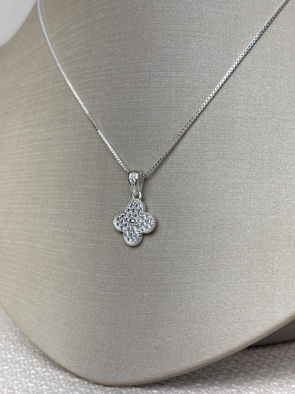 Colar Veneziana com Pingente Van Cleef em Zircônia Folheado a Prata