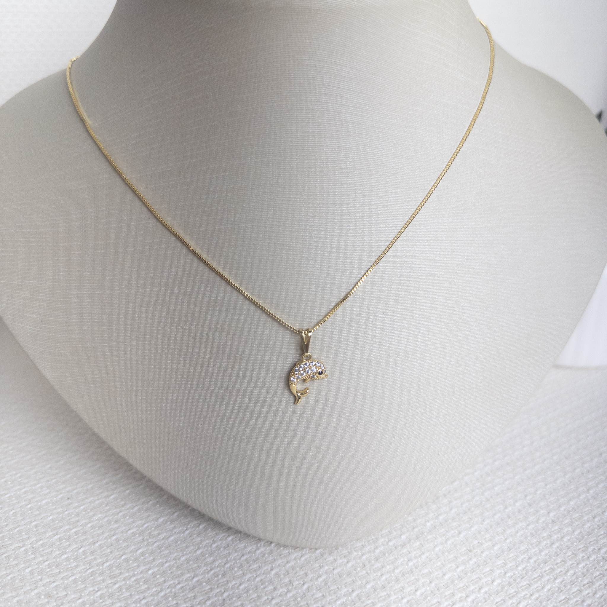 Colar Veneziana Com Pingente Golfinho Folheado a Ouro 18k