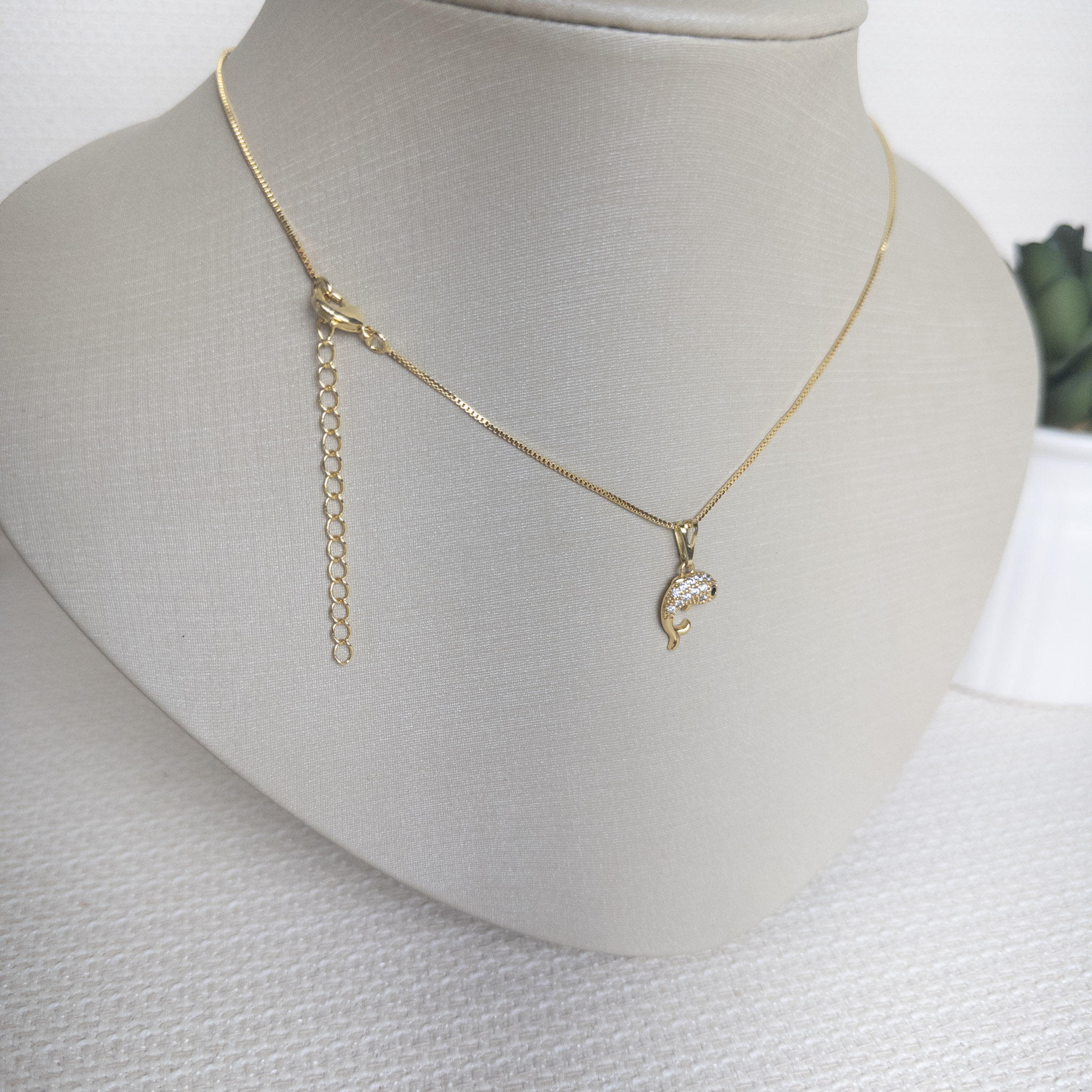 Colar Veneziana Com Pingente Golfinho Folheado a Ouro 18k