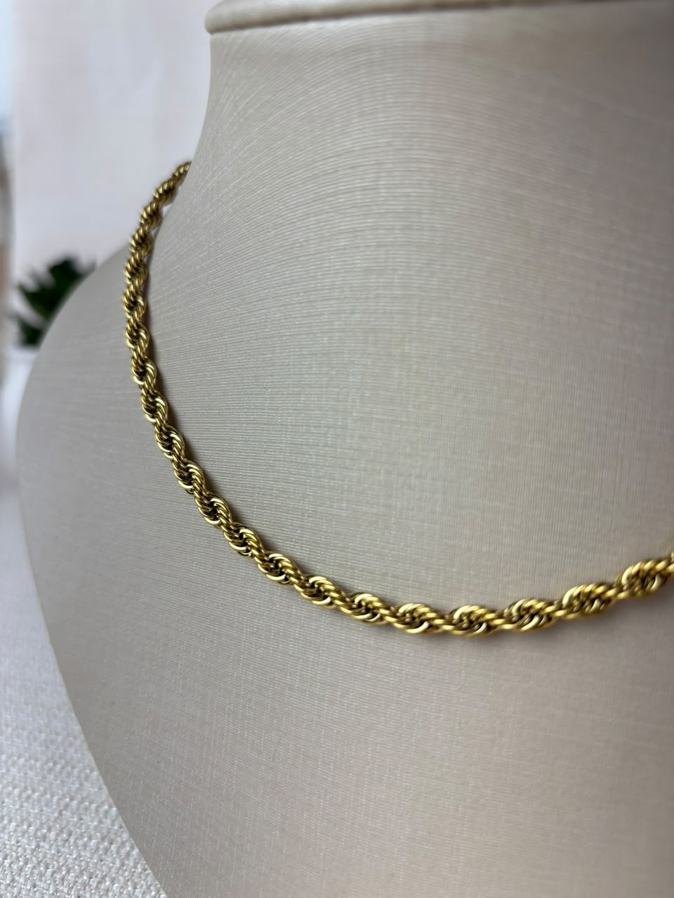 Colar Cordão Baiano 4mm em Aço Inox na Cor Dourada