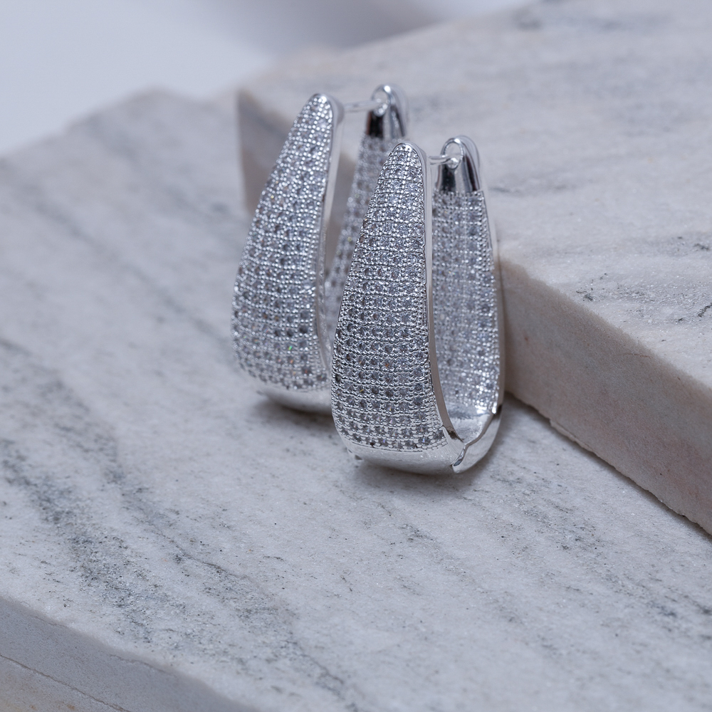 BRINCO ARGOLA GRANDE ELEGANTE CRAVEJADA BANHO PRATA