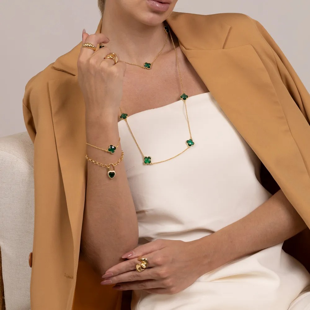CHOKER TREVO PEDRA VERDE ESMERALDA BANHO OURO 18K
