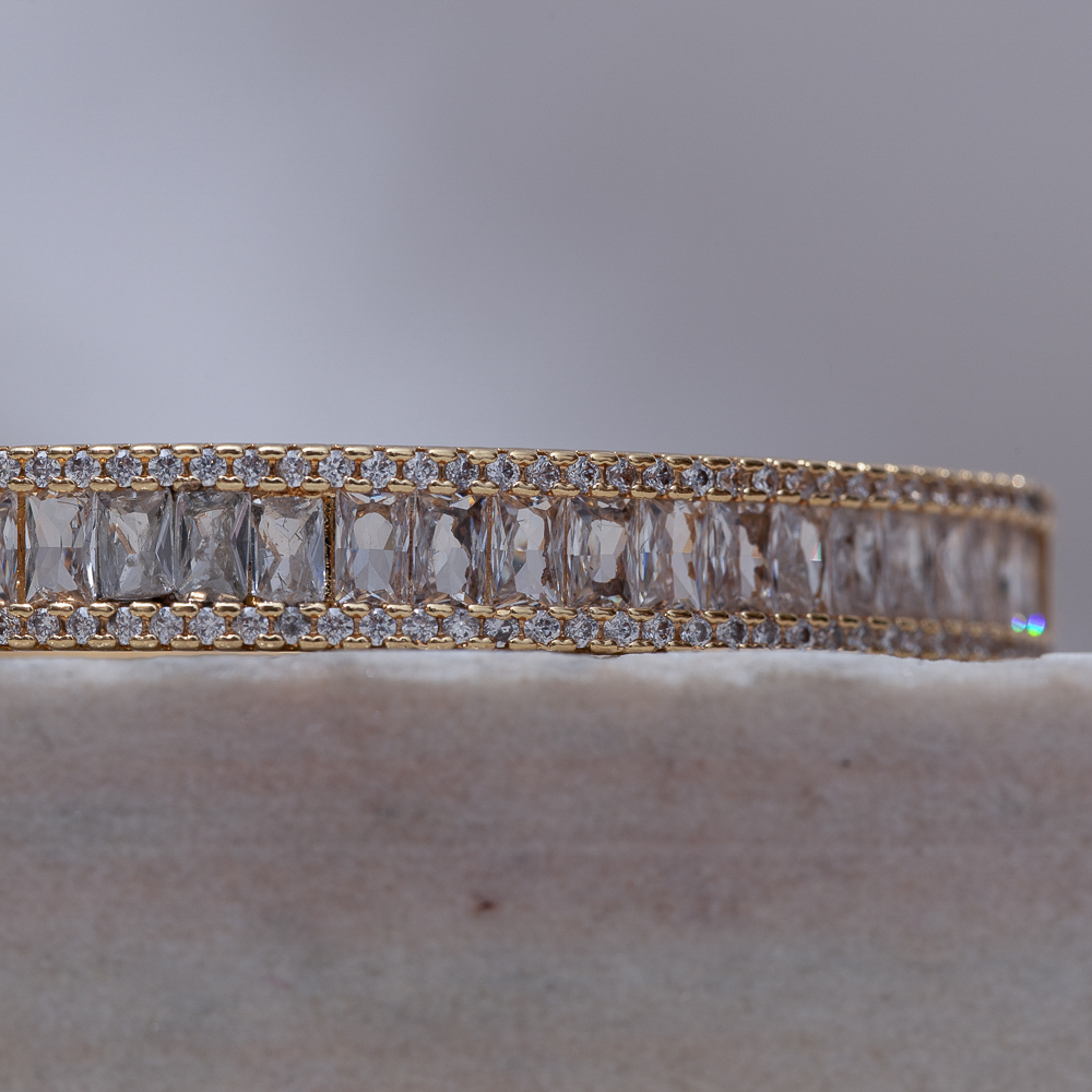 BRACELETE COM ZIRCÔNIAS NAVETE CRISTAIS BANHO OURO 18K