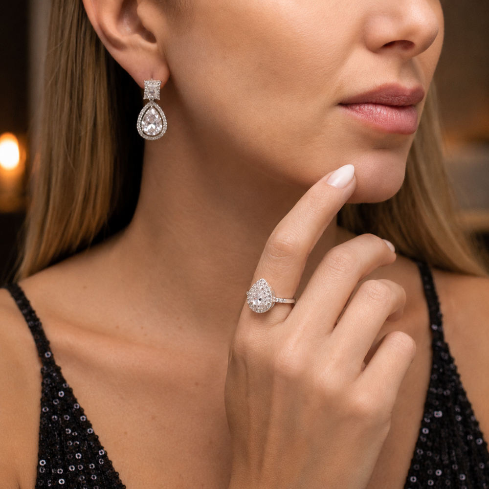 CONJUNTO BRINCO E ANEL COM ZIRCÔNIA E GOTA CRISTAL BANHO PRATA