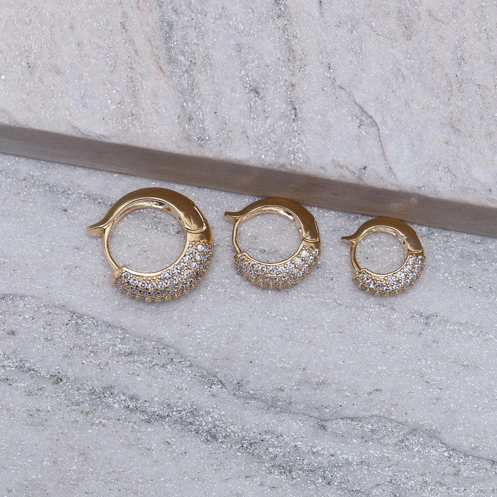 BRINCO ARGOLA SEMI HARPA G CRAVEJADA BANHO OURO 18K