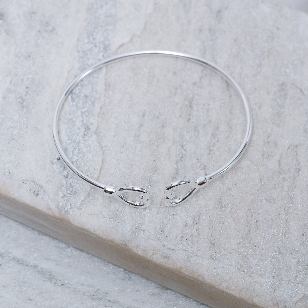 BRACELETE CORAÇÕES LISOS BANHO PRATA