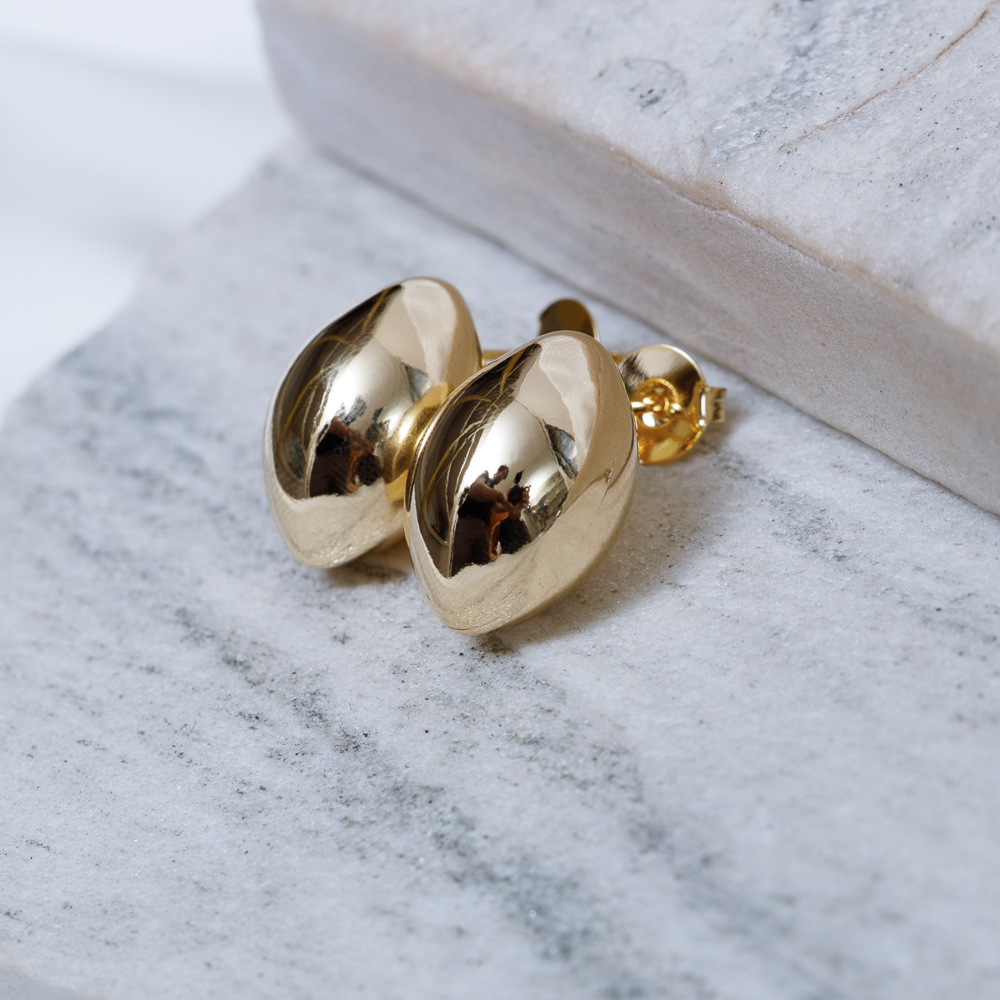 BRINCO OVAL ABAULADO LISO BANHO OURO 18K