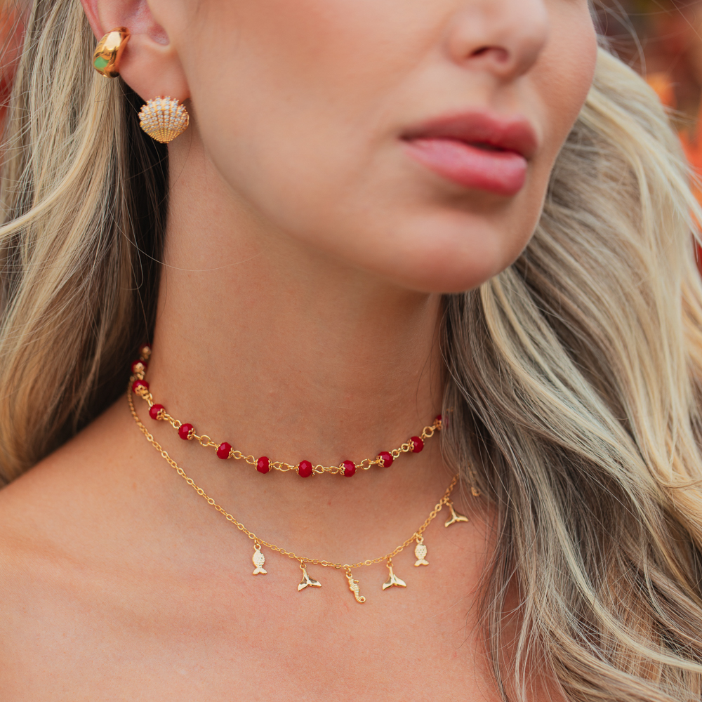 BRINCO ARGOLA CONCHINHA CRAVEJADA BANHO OURO 18K