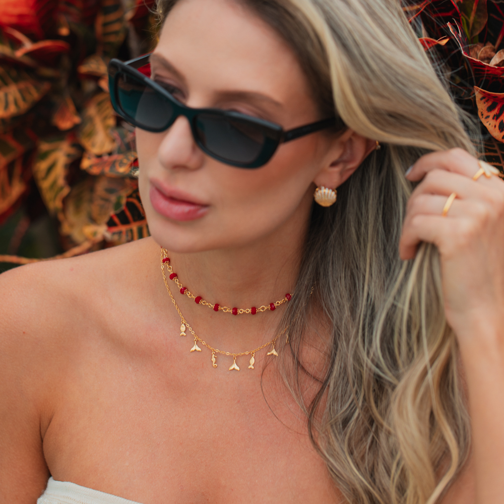 BRINCO ARGOLA CONCHINHA CRAVEJADA BANHO OURO 18K