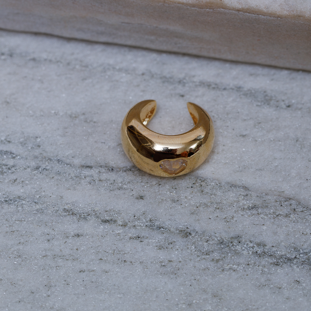 BRINCO FAKE LISO E COM CORAÇÃO CRISTAL BANHO OURO 18K