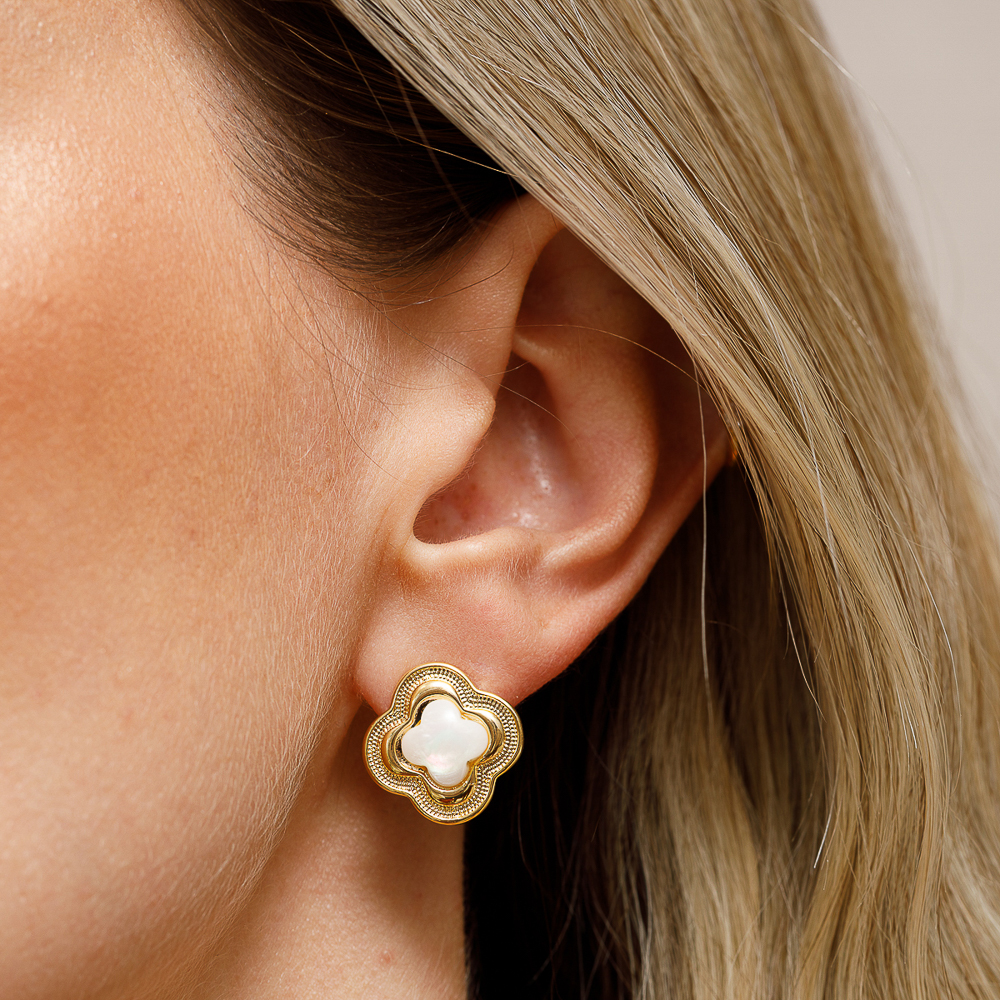 BRINCO FLOR DE HIBISCUS COM PÉROLA BANHO OURO 18K