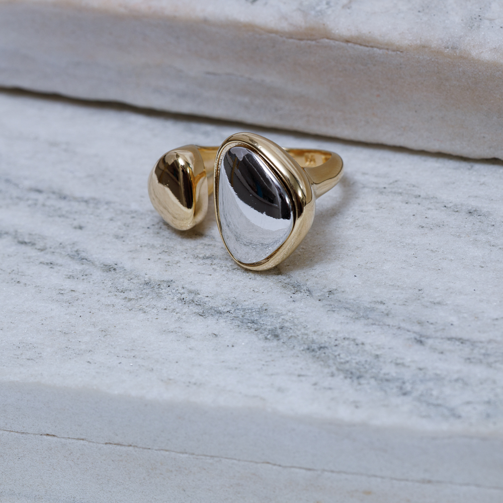 ANEL ORGÂNICO ABERTO COM RÓDIO BRANCO BANHO OURO 18K