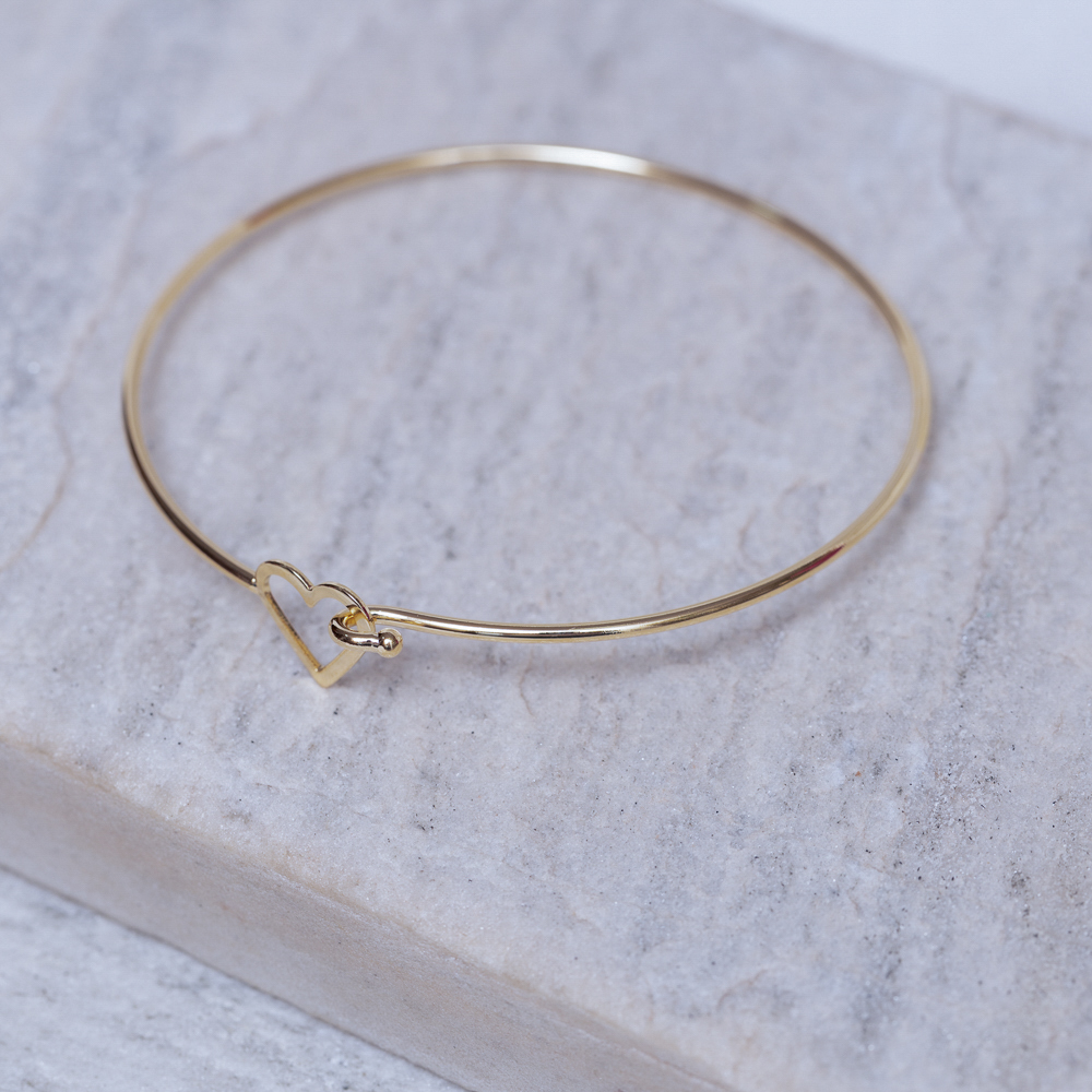 BRACELETE FINO COM FECHO CORAÇÃO BANHO OURO 18K