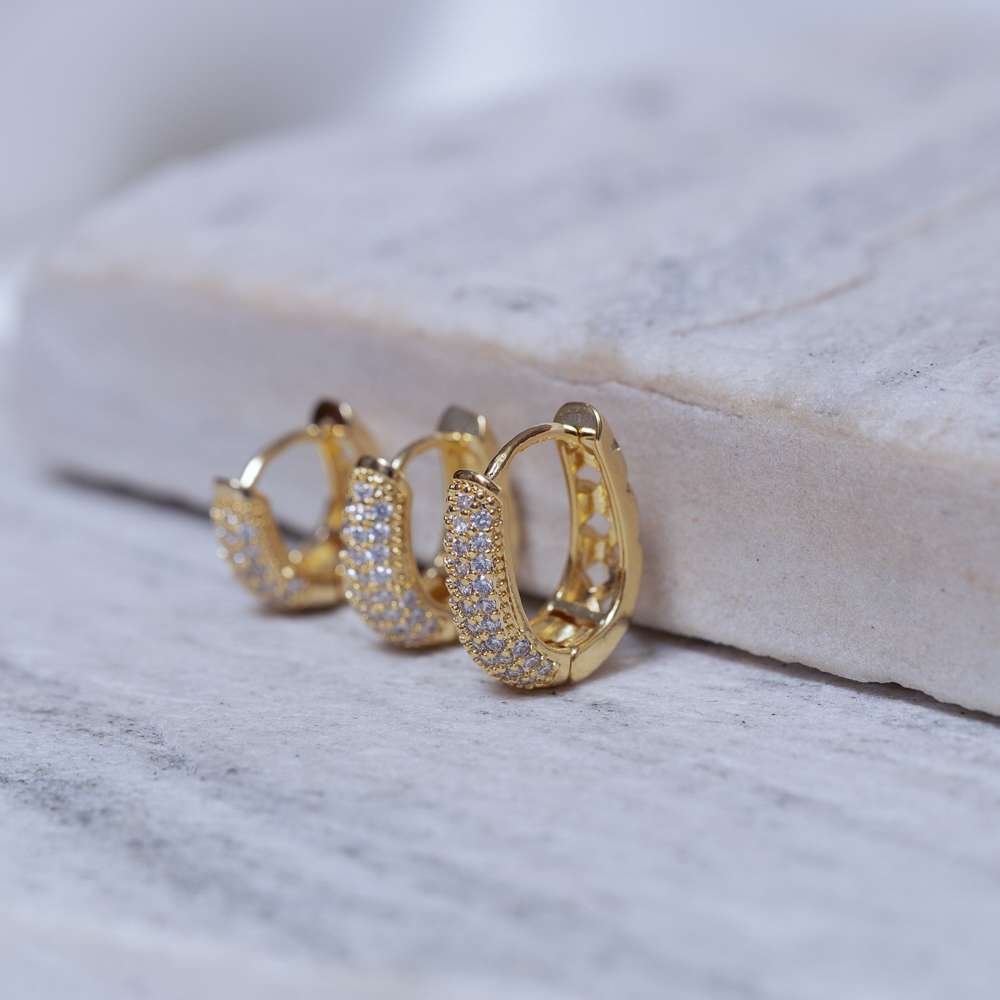 BRINCO ARGOLA OVAL P CRAVEJADA BANHO OURO 18K