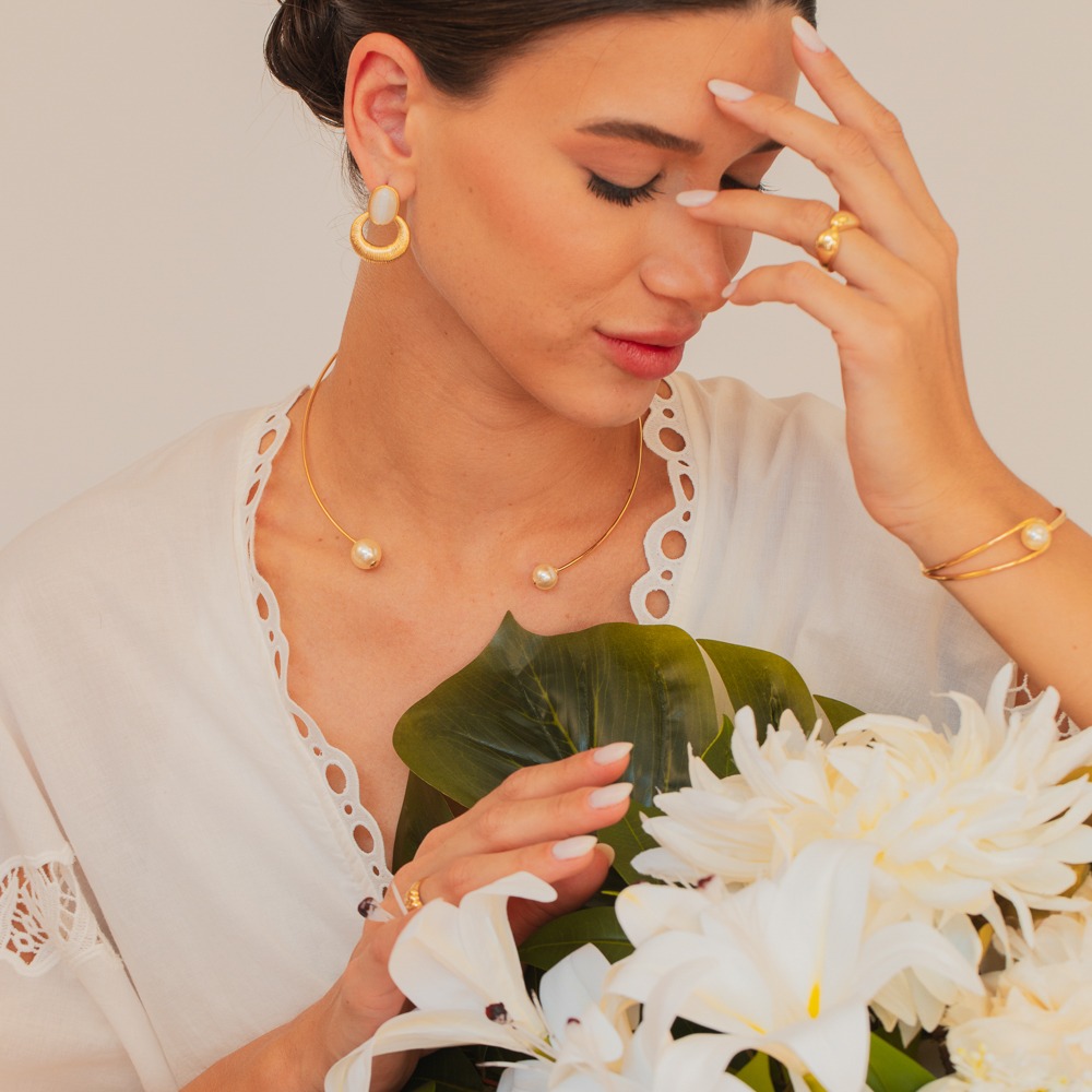 COLAR ARO FLOR DE ANGÉLICA BANHO OURO 18K
