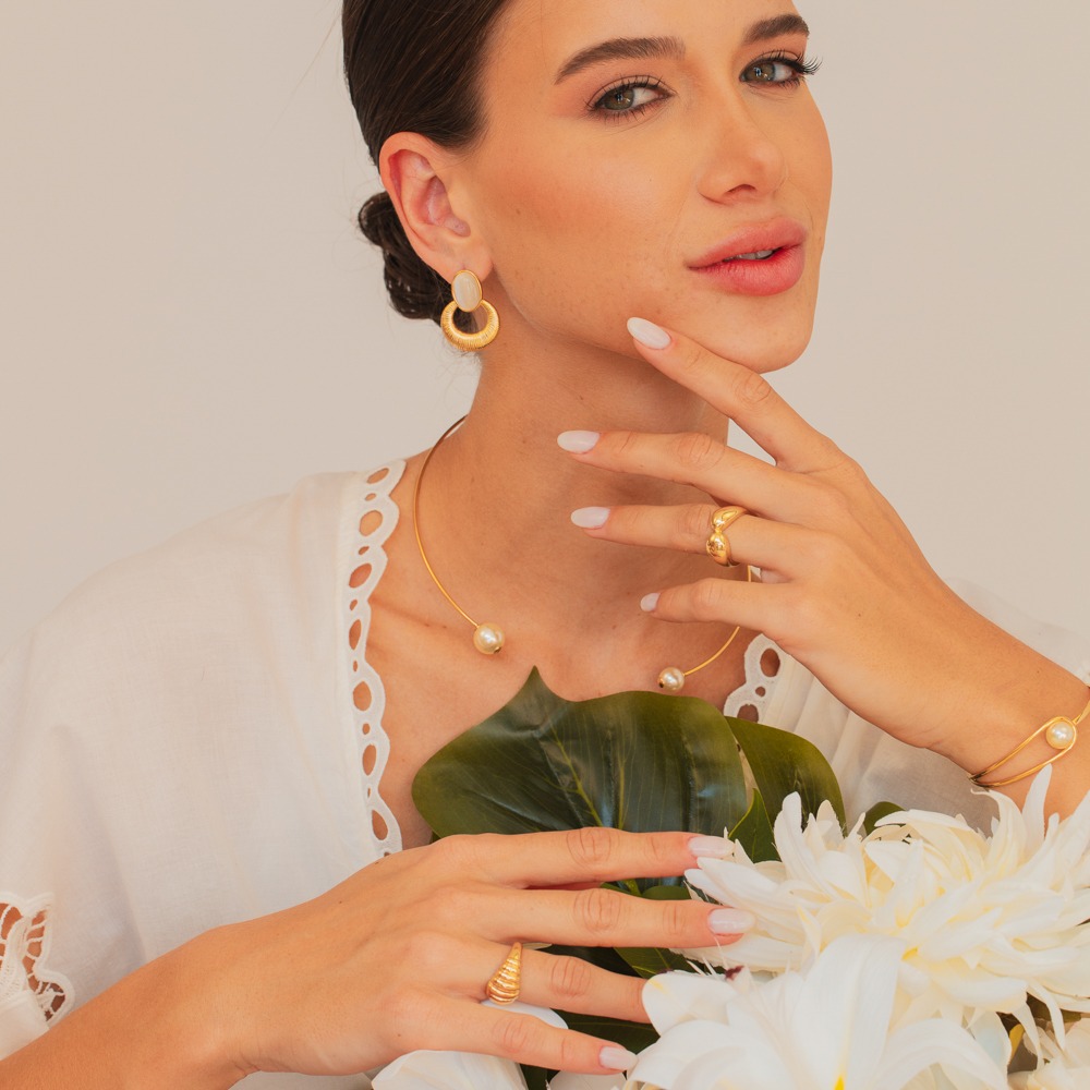 COLAR ARO FLOR DE ANGÉLICA BANHO OURO 18K