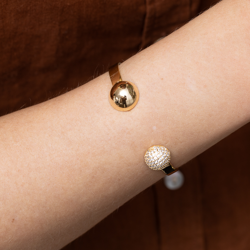 BRACELETE BOLA LISA E CRAVEJADA BANHO OURO 18K