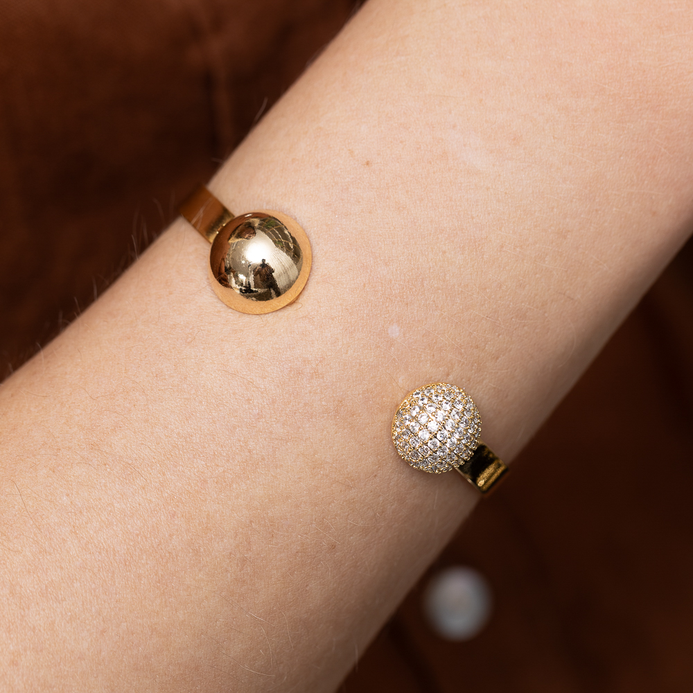 BRACELETE BOLA LISA E CRAVEJADA BANHO OURO 18K