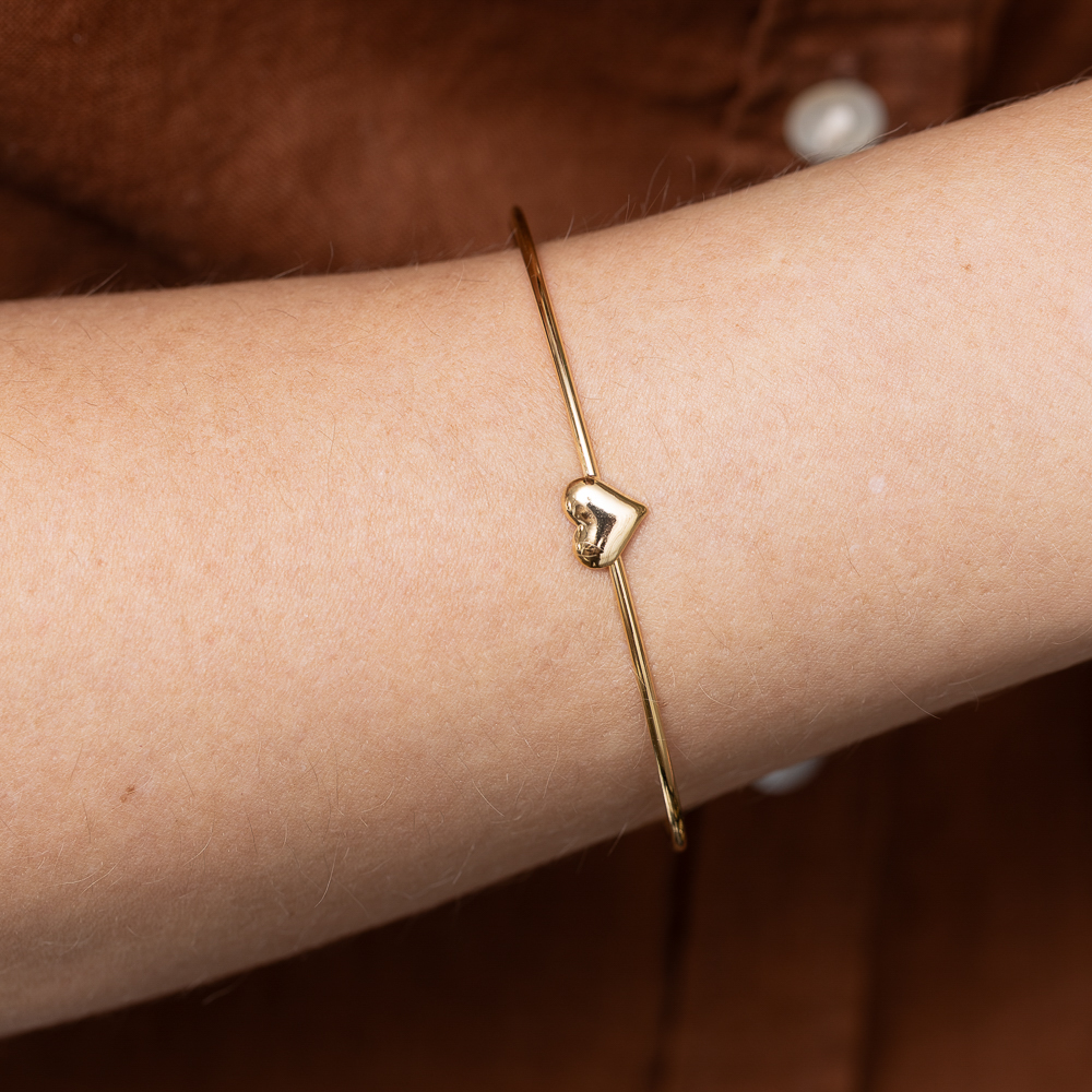 BRACELE LISO COM CORAÇÃO BANHO OURO 18K