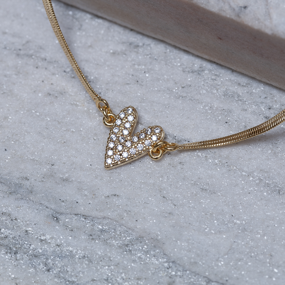 CHOKER FITA ESPELHADA COM CORAÇÃO CRAVEJADO BANHO OURO 18K