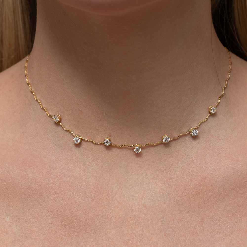 CHOKER ONDULADA COM CRISTAIS BANHO OURO 18K