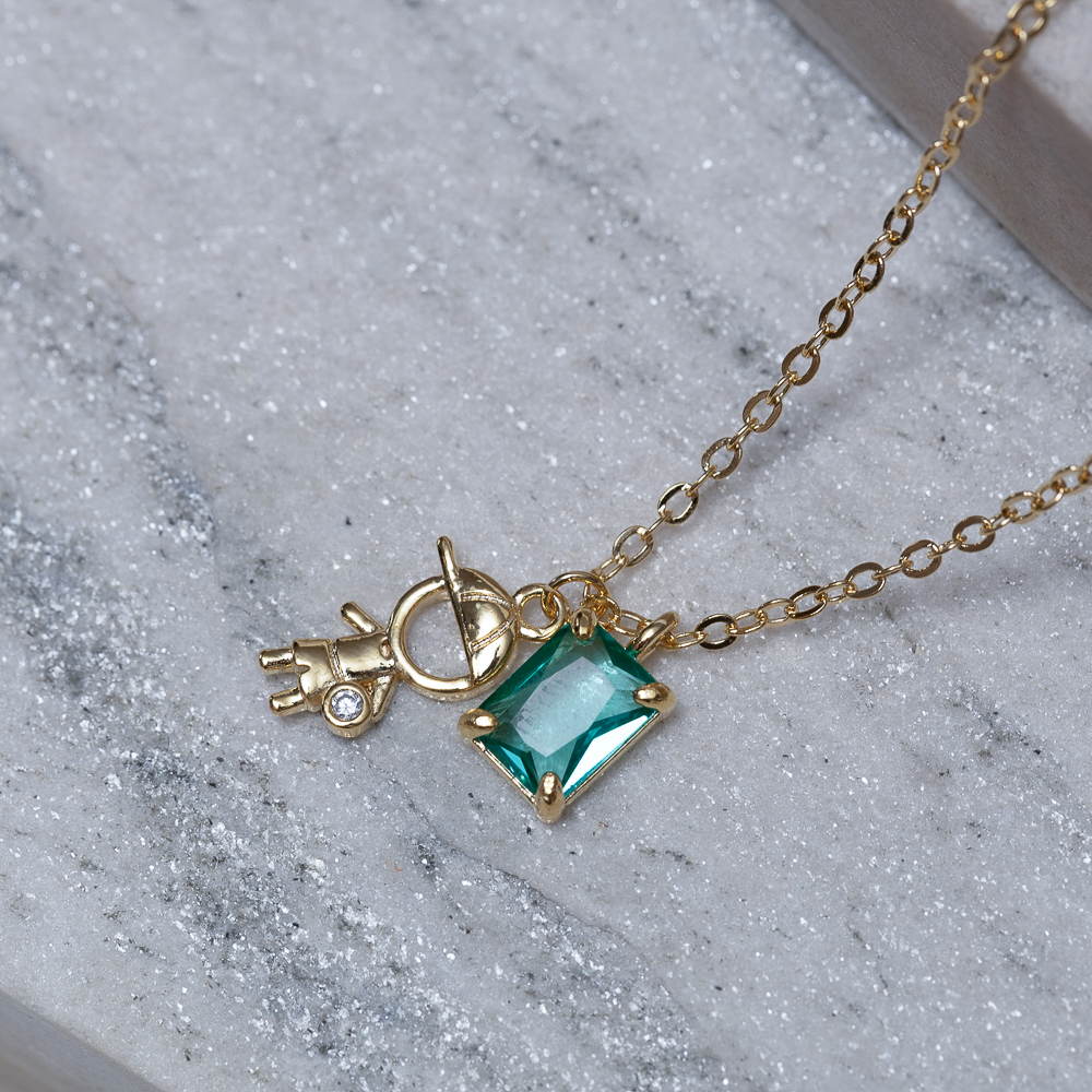 COLAR FILHOS MENINO COM PEDRA VERDE BANHO OURO 18K