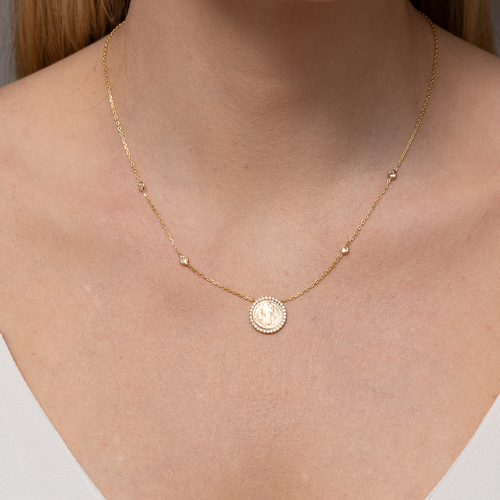 COLAR MEDALHA DE SÃO BENTO COM ZIRCÔNIAS BANHO OURO 18K