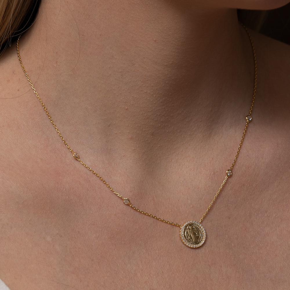COLAR MEDALHA DE SÃO BENTO COM ZIRCÔNIAS BANHO OURO 18K