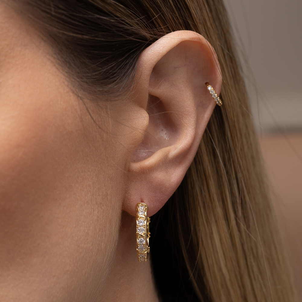 BRINCO ARGOLA X CRISTAL BANHO OURO 18K