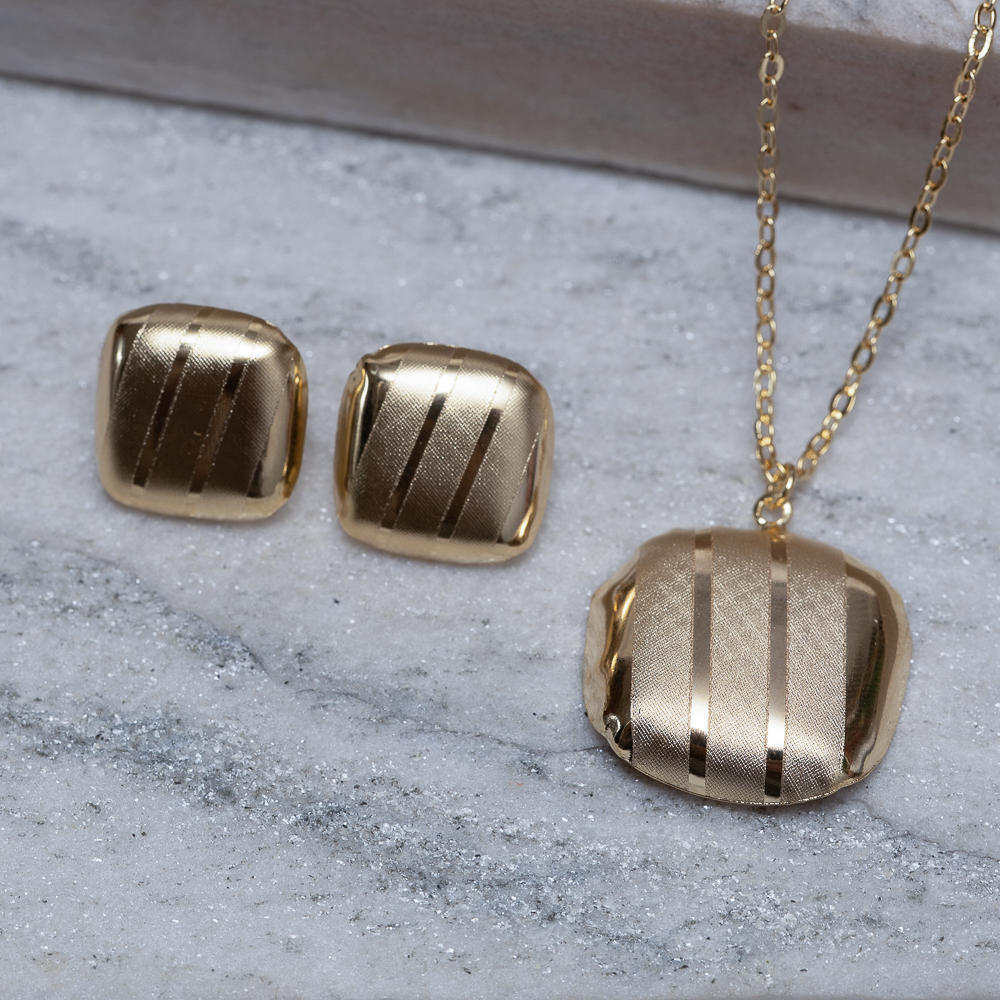 CONJUNTO QUADRADO TRABALHADO BANHO OURO 18K