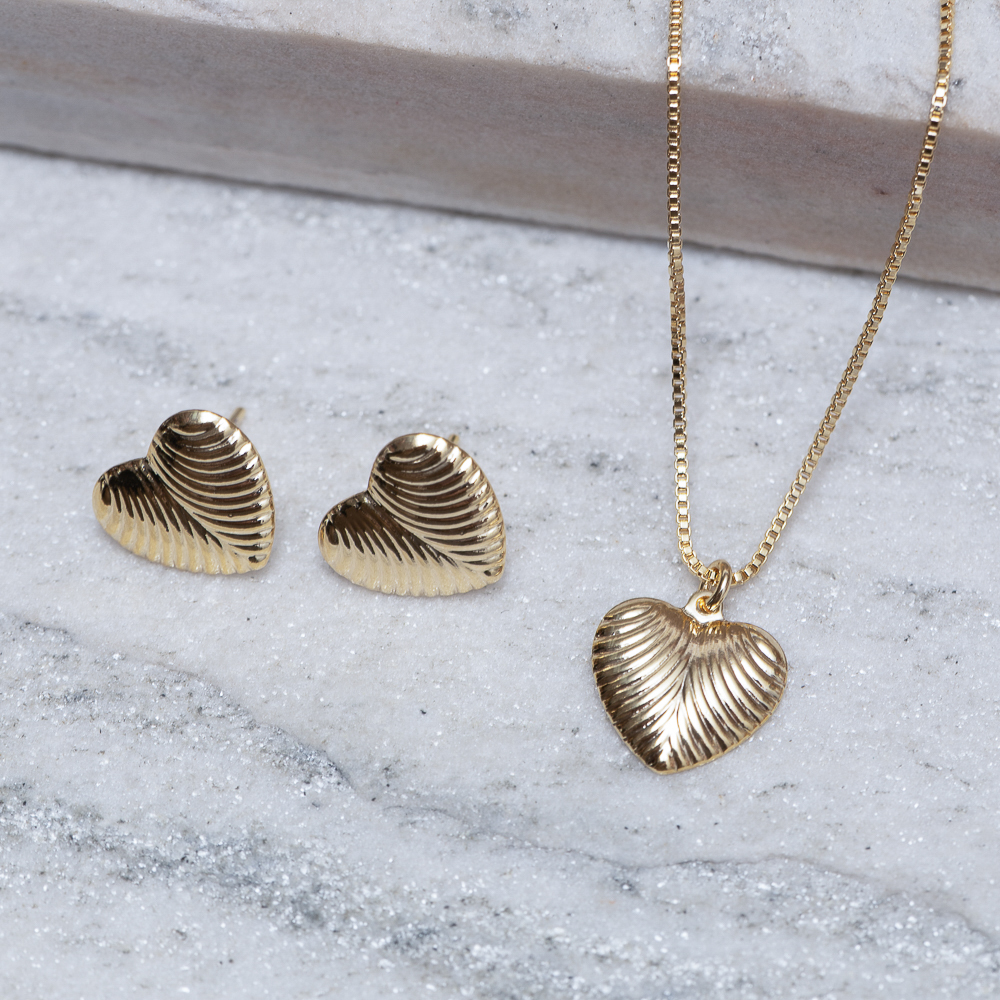 CONJUNTO CORAÇÃO TRABALHADO BANHO OURO 18K