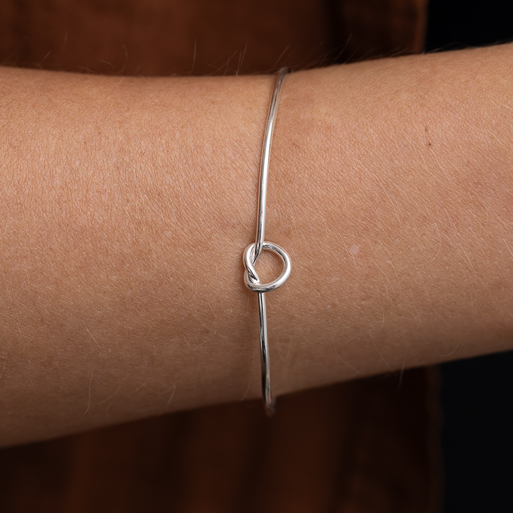 BRACELETE NÓZINHO FINO BANHO PRATA