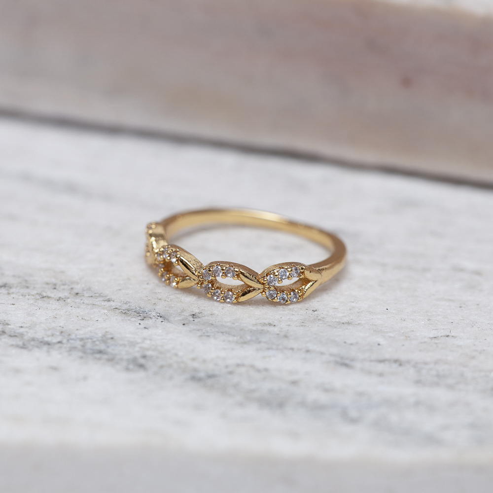 ANEL CORRENTE CRAVEJADA CT BANHO OURO 18K
