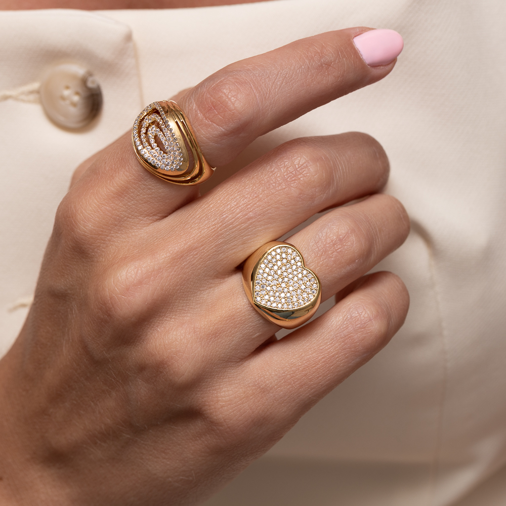 ANEL OVAL CRAVEJADO COM ZIRCÔNIAS CRISTAIS BANHO OURO 18K