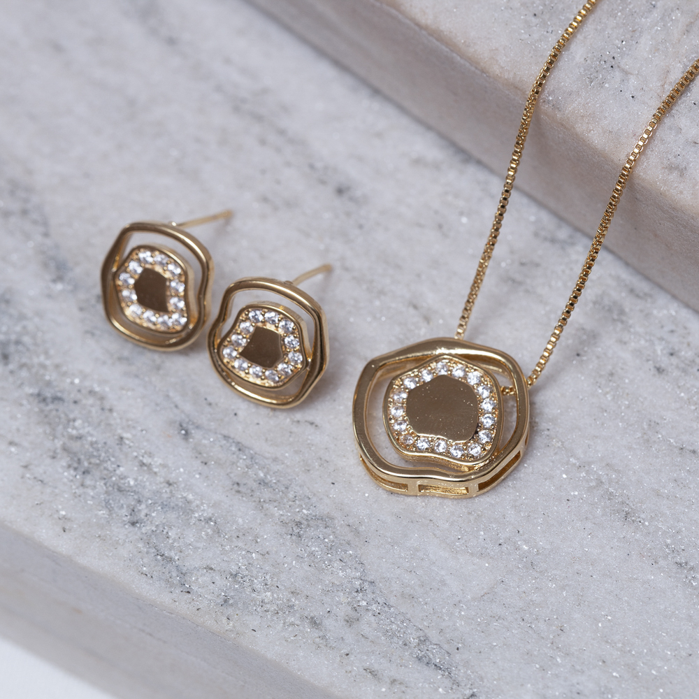 CONJUNTO ORGÂNICO COM ZIRCÔNIAS BANHO OURO 18K