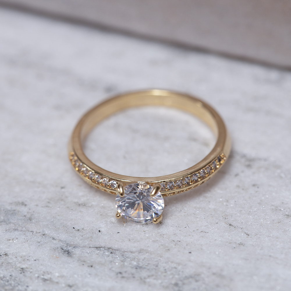 ANEL SOLITÁRIO CRISTAL CRAVEJADO BANHO OURO 18K