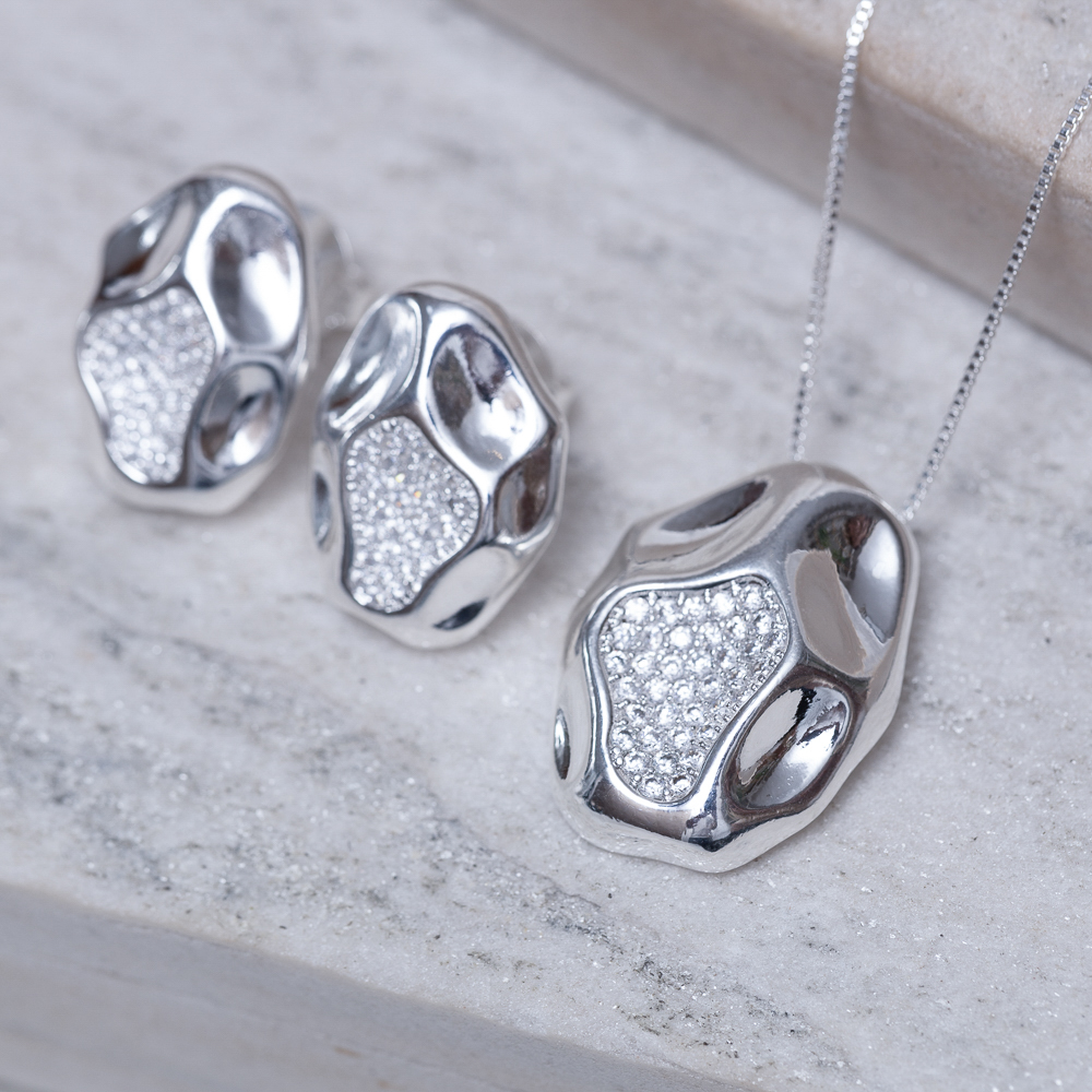 CONJUNTO ORGÂNICO COM ZIRCÔNIAS BANHO PRATA