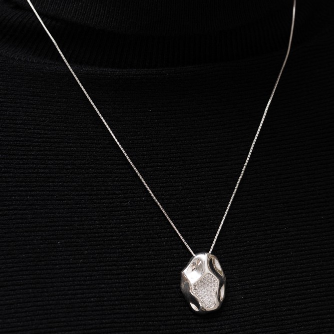CONJUNTO ORGÂNICO COM ZIRCÔNIAS BANHO PRATA