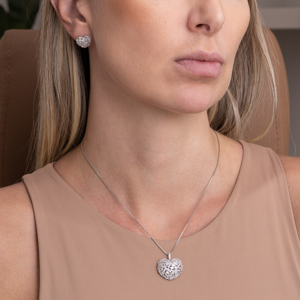 CONJUNTO CORAÇÃO COM ZIRCÔNIAS NAVETE BANHO RÓDIO BRANCO