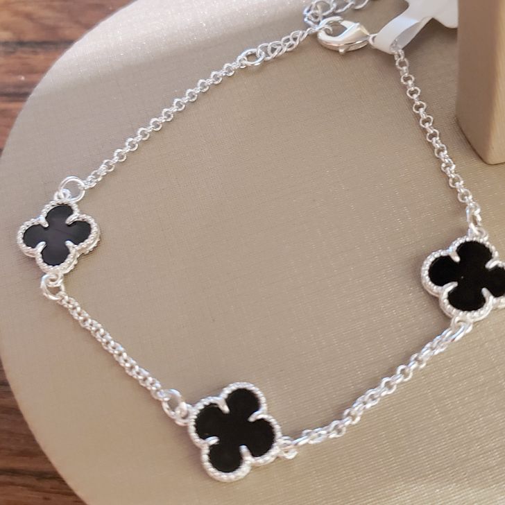 PULSEIRA TREVO PRETO PEQ, B. PRATA